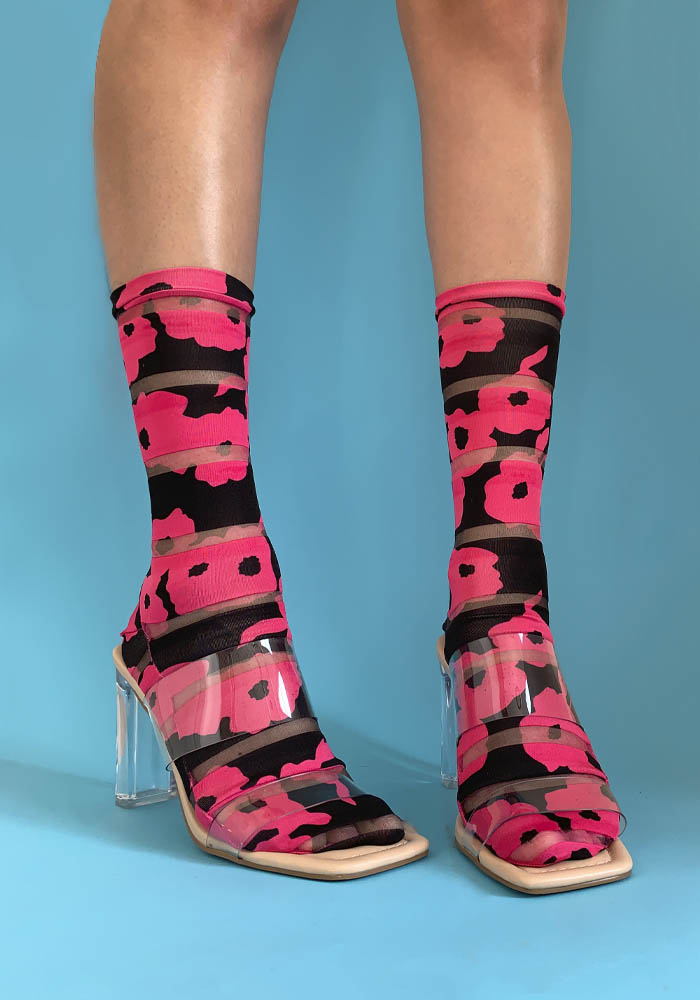 Calcetas “Babi" Color Negro con Fucsia