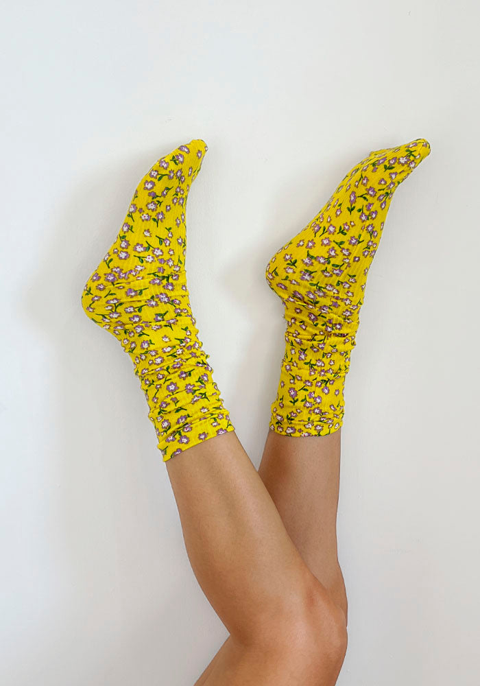 Calcetas “Ribby” Amarillo y Flores