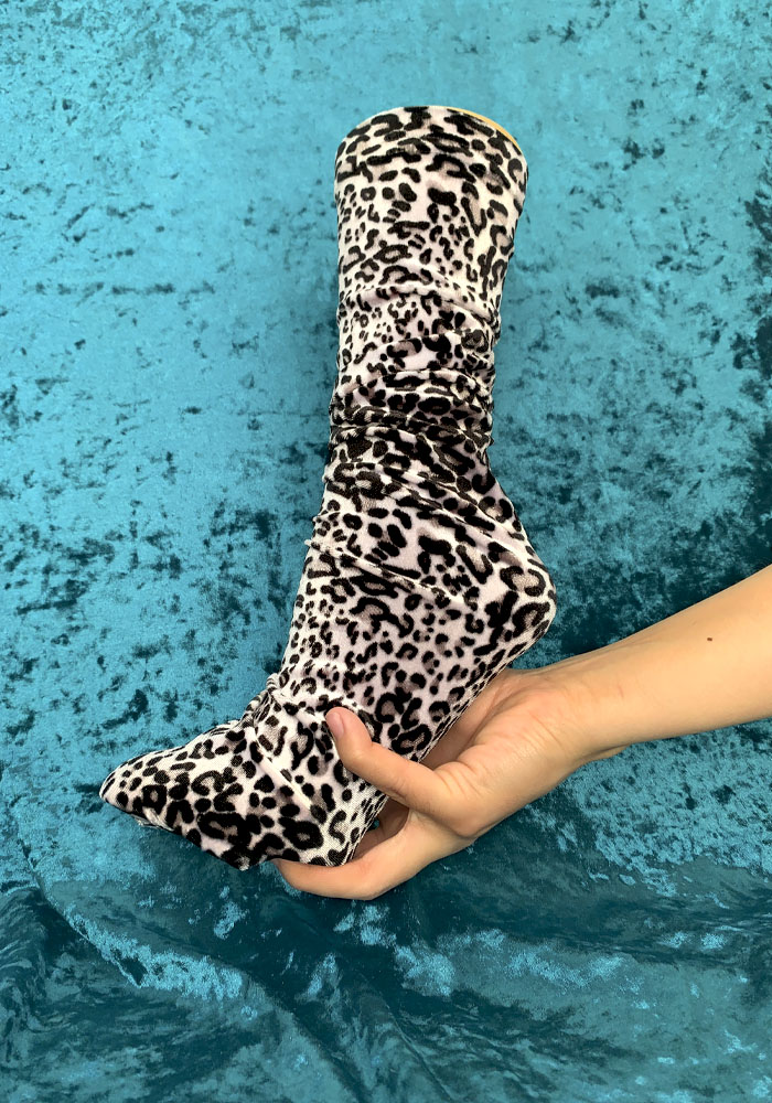 Calcetas “Dorinda" Animal Print Gris